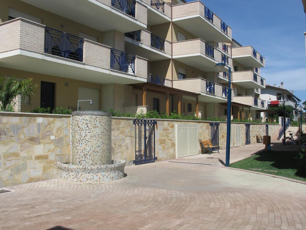 Green Bay Village Pineto Exterior photo