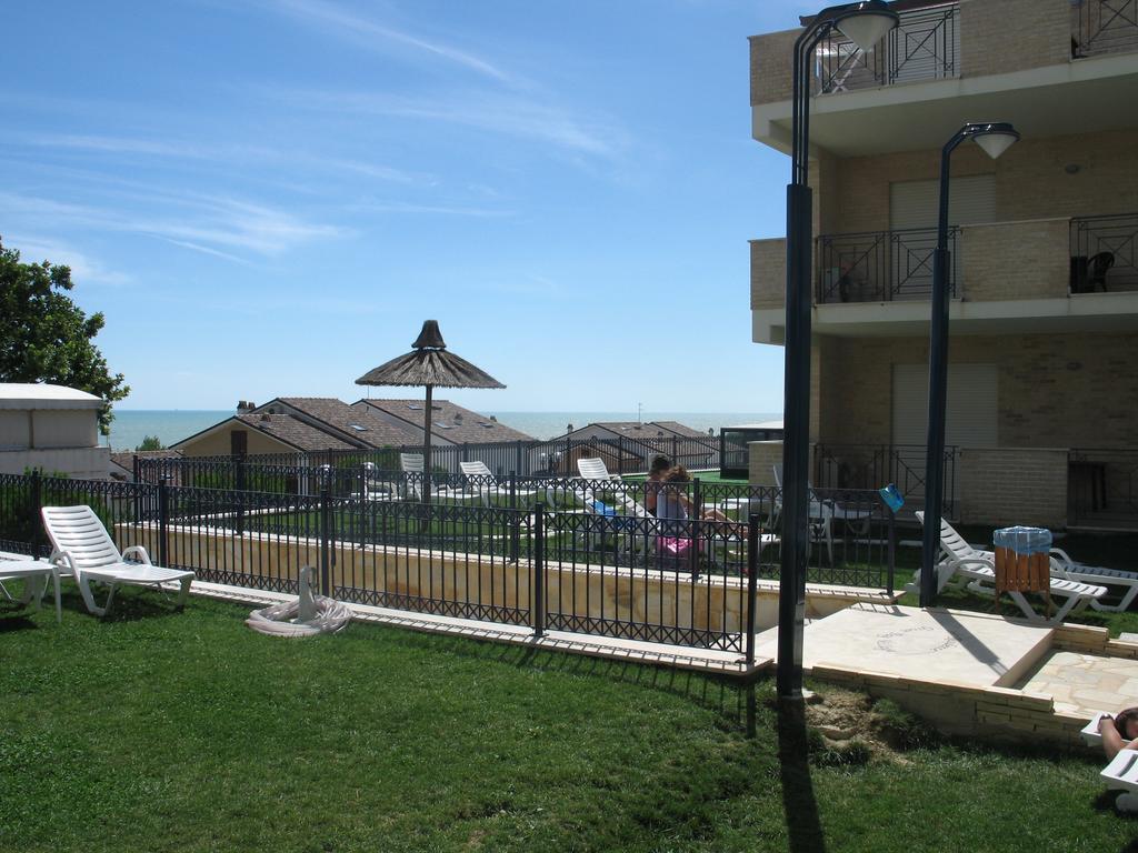 Green Bay Village Pineto Exterior photo
